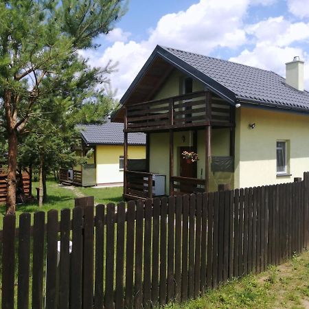 Domki Nad Jeziorem Dąbrówno Kültér fotó